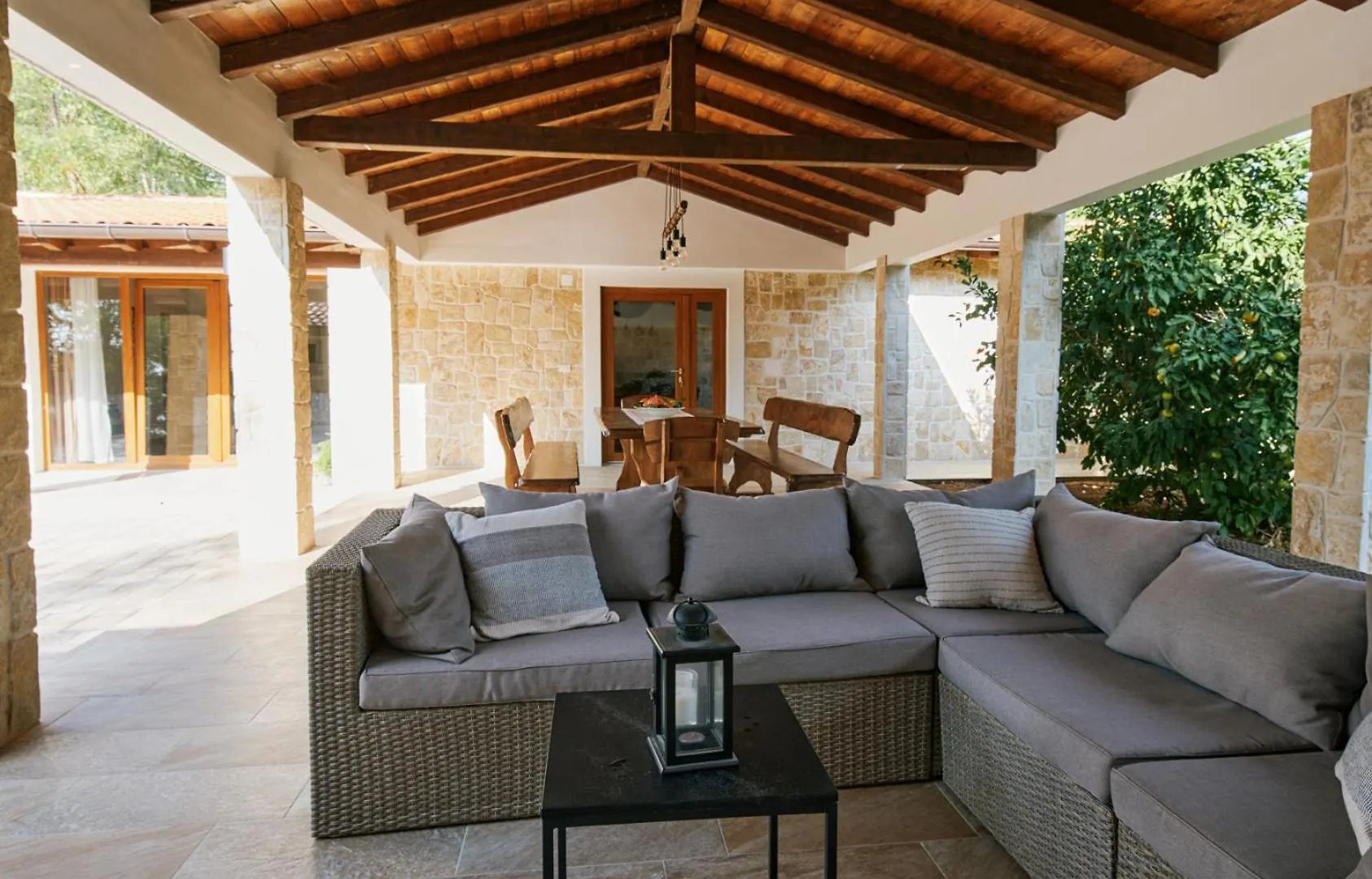Stunning Villa For 10 People With Large Heated Pool-50M2, Jacuzzi And Gym - By Ta Leut Agency Privlaka  Croatia