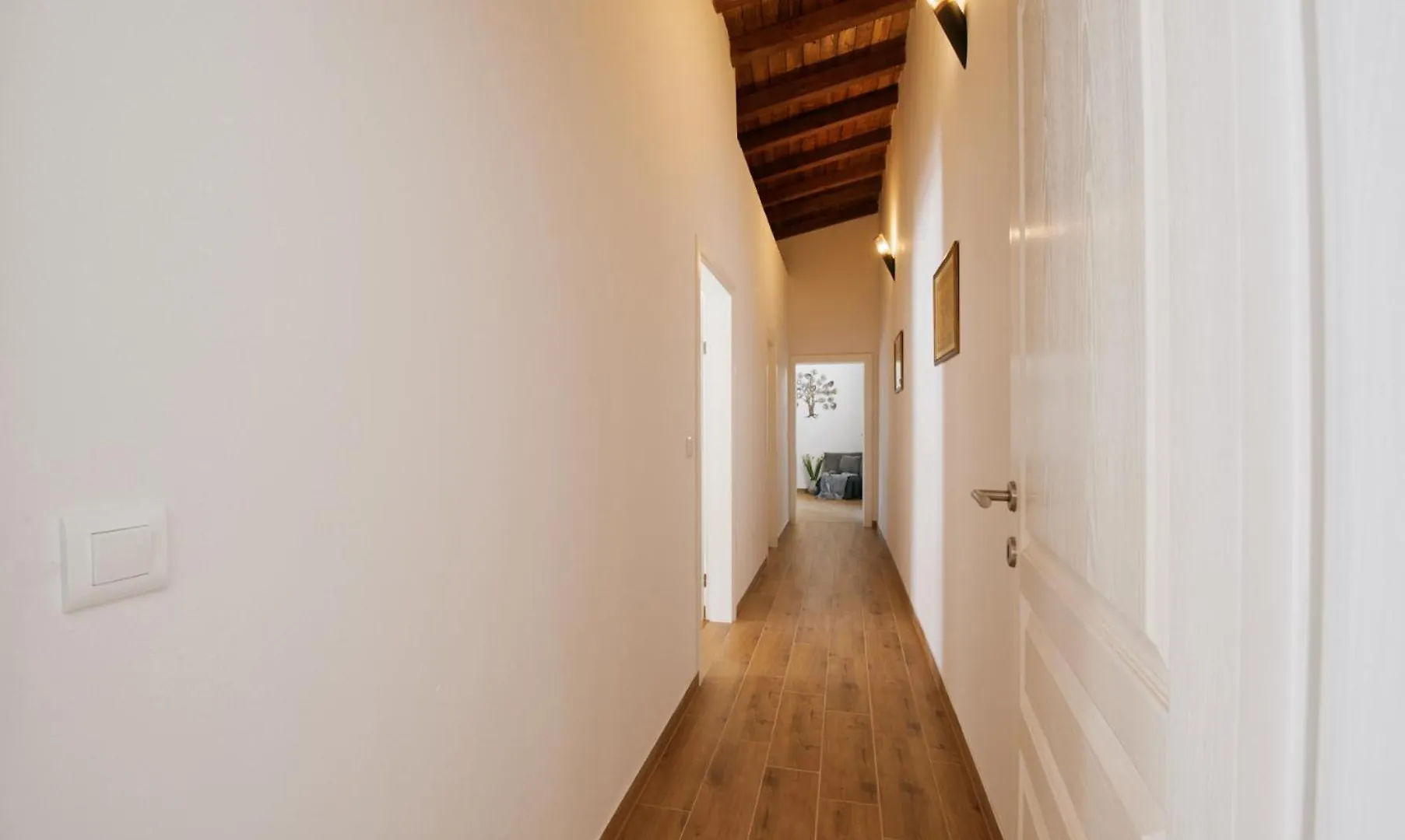 Stunning Villa For 10 People With Large Heated Pool-50M2, Jacuzzi And Gym - By Ta Leut Agency Privlaka