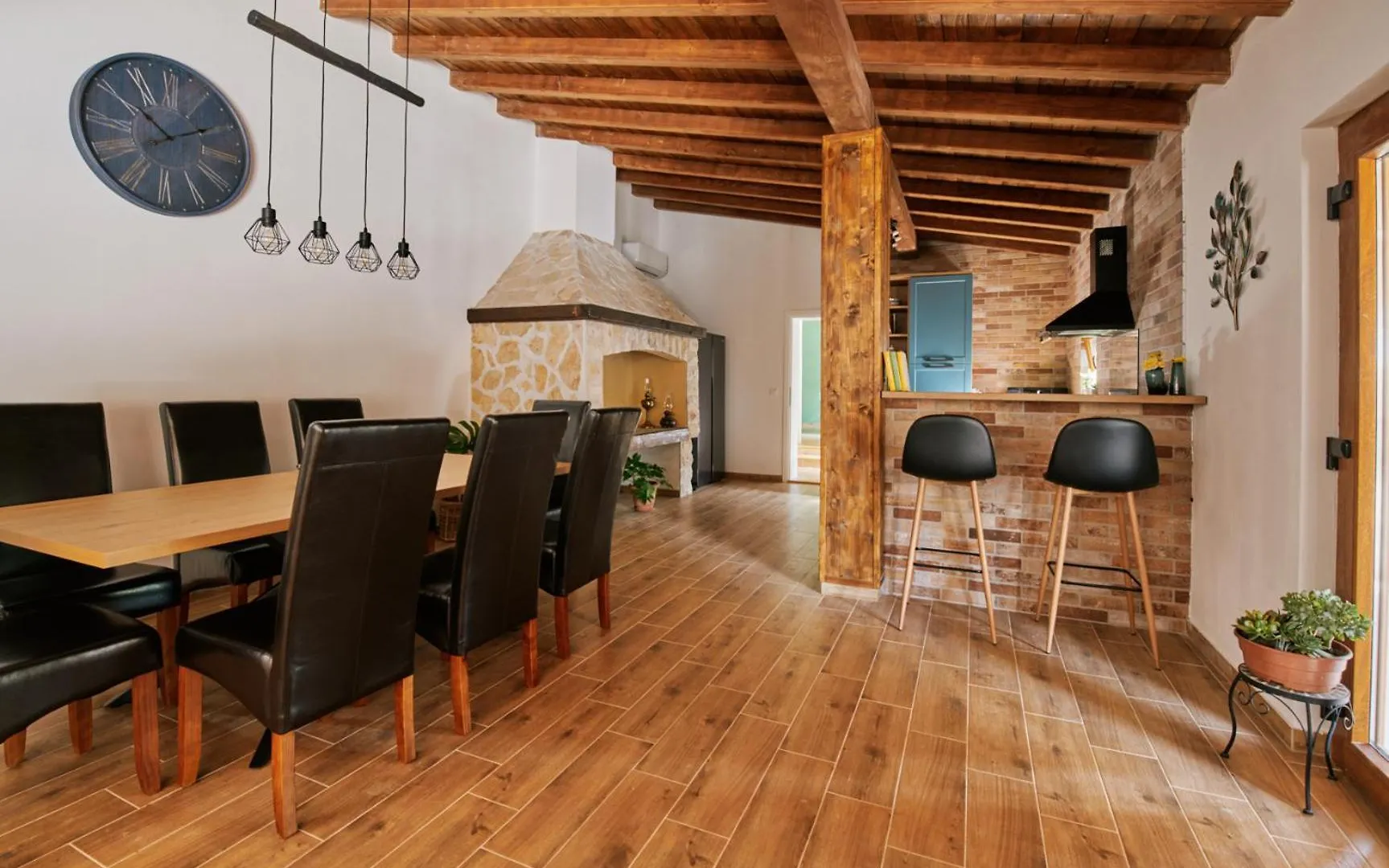 Stunning Villa For 10 People With Large Heated Pool-50M2, Jacuzzi And Gym - By Ta Leut Agency Privlaka