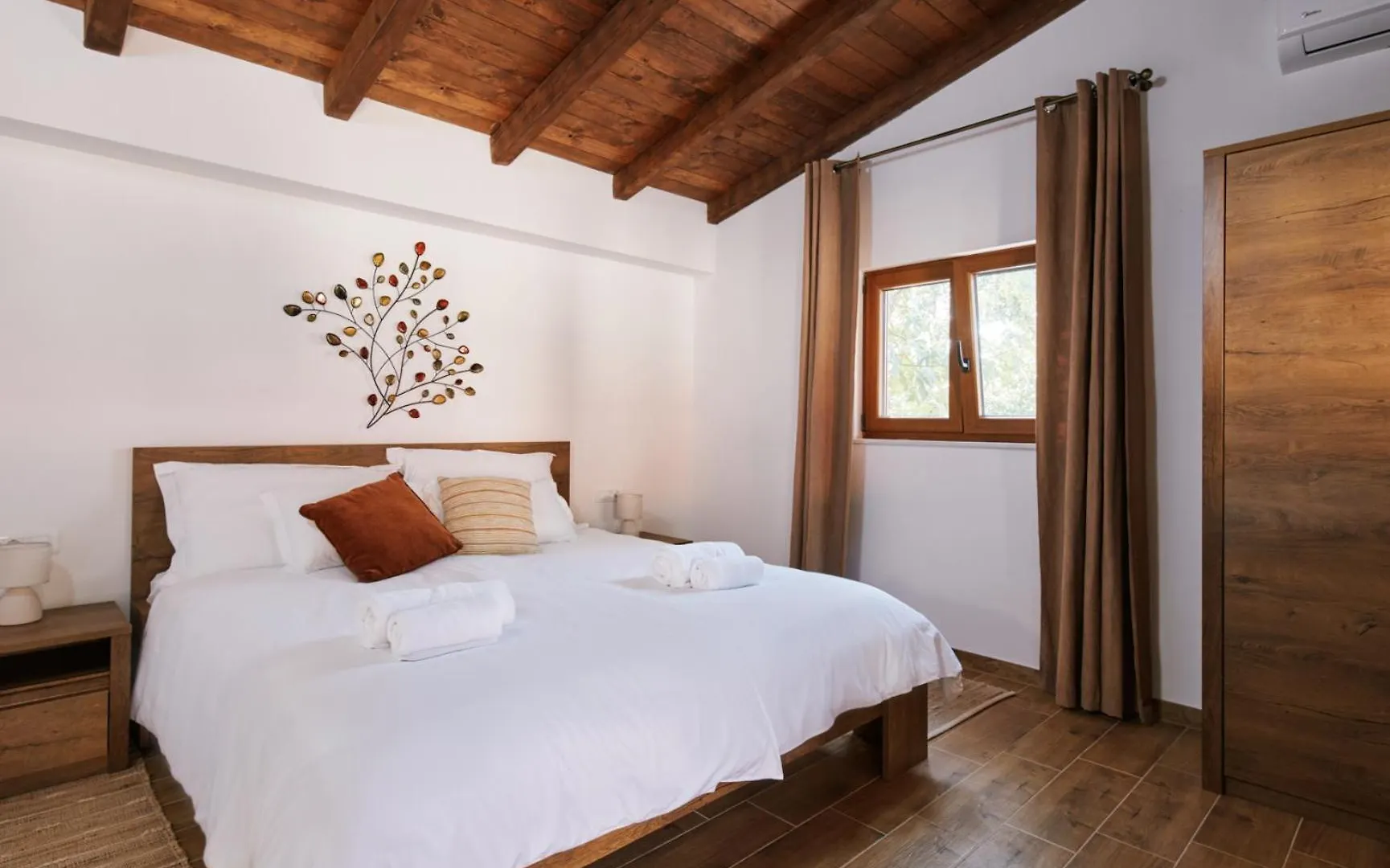 Stunning Villa For 10 People With Large Heated Pool-50M2, Jacuzzi And Gym - By Ta Leut Agency Privlaka