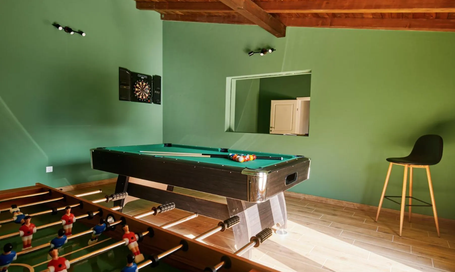 Stunning Villa For 10 People With Large Heated Pool-50M2, Jacuzzi And Gym - By Ta Leut Agency Privlaka  Croatia