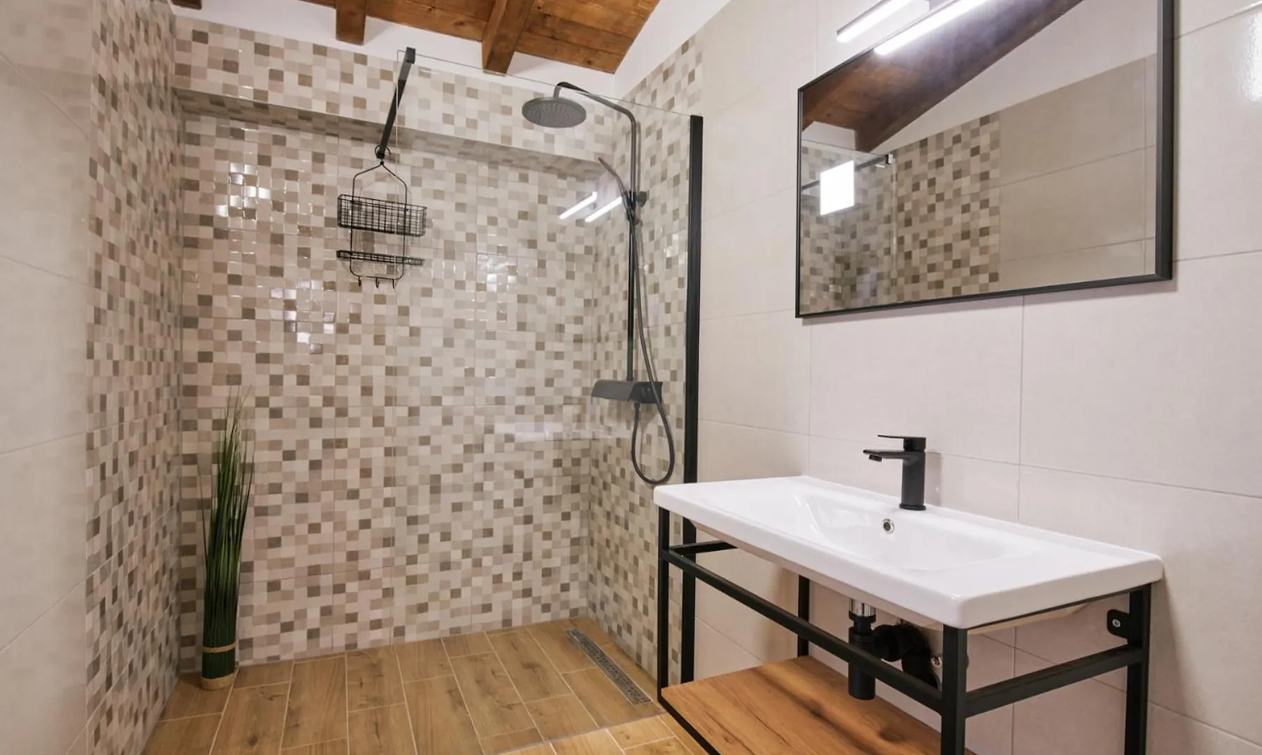 Stunning Villa For 10 People With Large Heated Pool-50M2, Jacuzzi And Gym - By Ta Leut Agency Privlaka  Privlaka (Zadar)