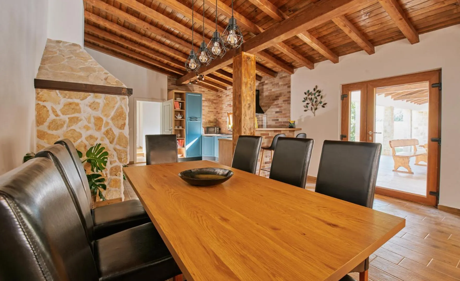 Stunning Villa For 10 People With Large Heated Pool-50M2, Jacuzzi And Gym - By Ta Leut Agency Privlaka  Croatia