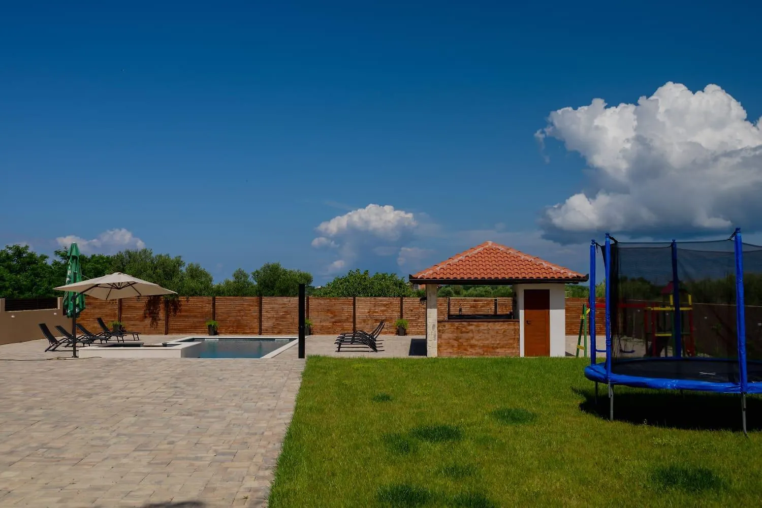 Stunning Villa For 10 People With Large Heated Pool-50M2, Jacuzzi And Gym - By Ta Leut Agency Privlaka  Croatia