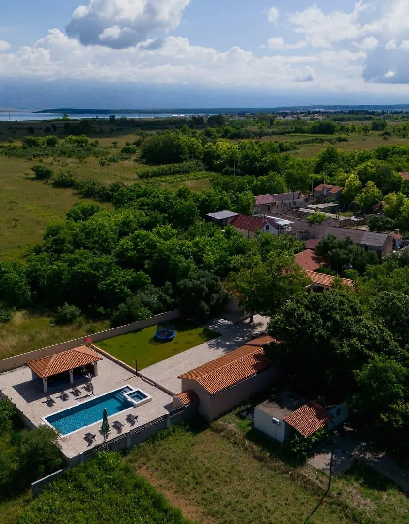 Stunning Villa For 10 People With Large Heated Pool-50M2, Jacuzzi And Gym - By Ta Leut Agency Privlaka  0*, Privlaka (Zadar)