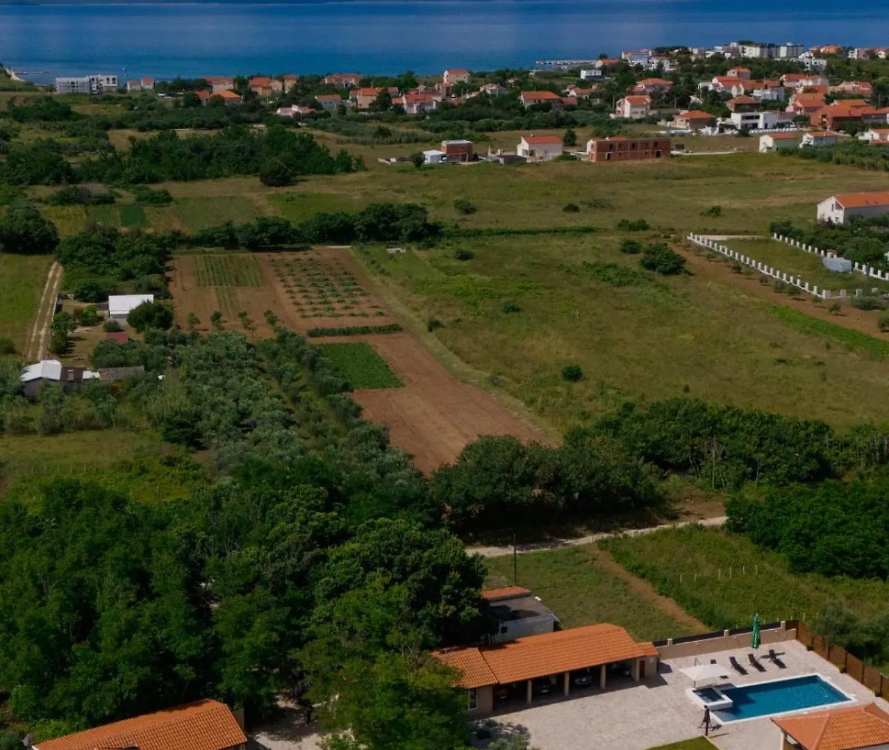 Stunning Villa For 10 People With Large Heated Pool-50M2, Jacuzzi And Gym - By Ta Leut Agency Privlaka  Croatia